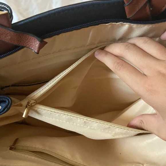 Mulberry Purse Handbag Tote w/ gold hardware, clean leather handbag EUC - Picture 12 of 16